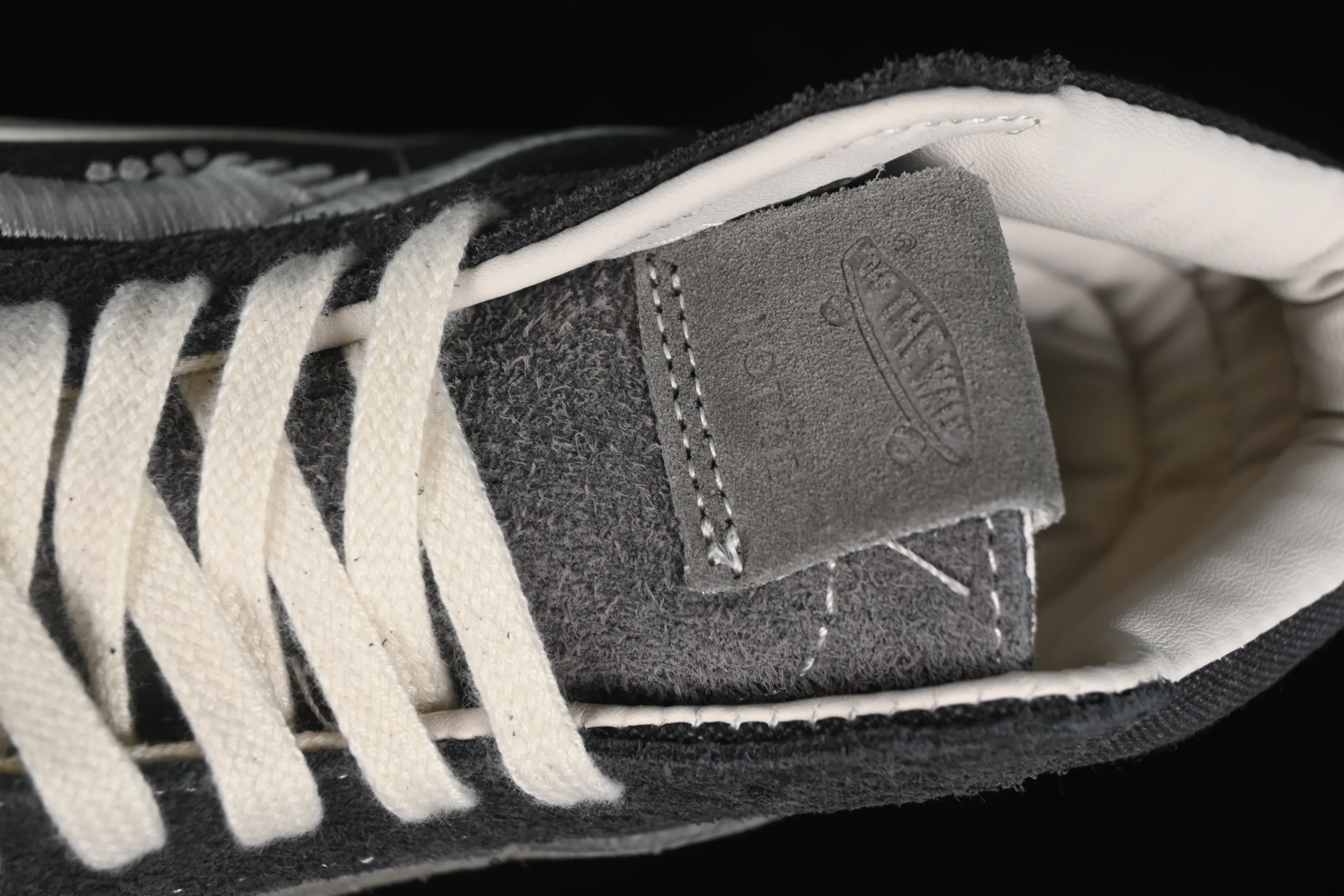 All categories Vans Vans series Vans Hi Vans high-top Notre x Vans Premium Sk8-Hi 38 Vans high-top casual sneakers VN000CR0RVN